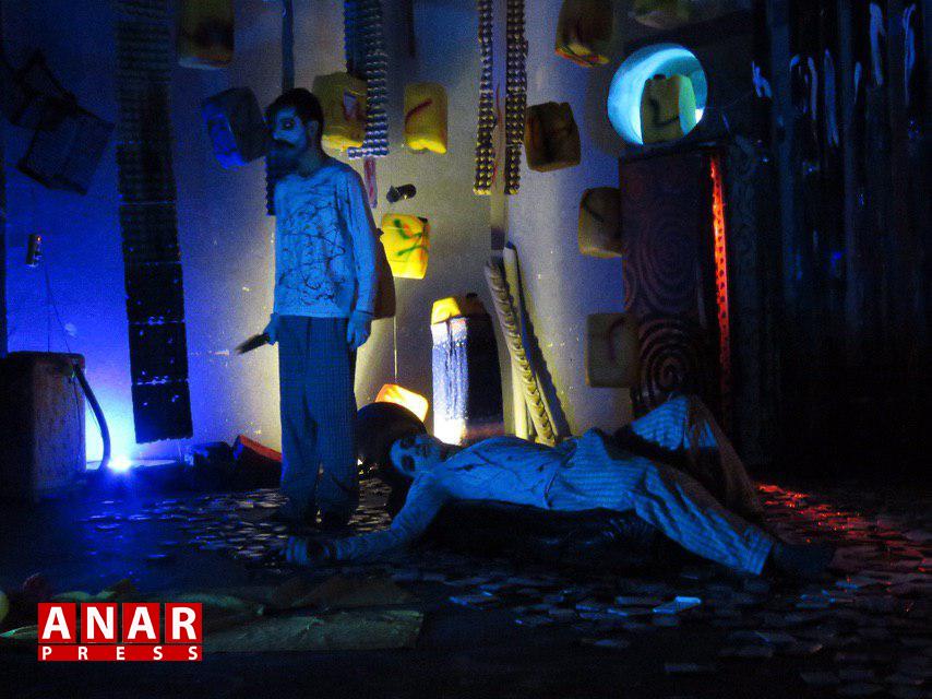 عکس‌هایی از سومین شب اجرای نمایش “خوابیدار” در انار