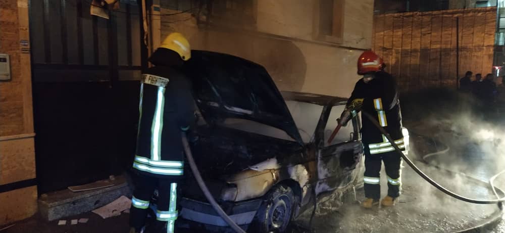نقص فنی باعث آتش‌سوزی پژو پارس در شیراز شد