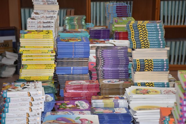 کتاب‌های طرح محیا به کتابخانه‌های عمومی فارس رسید