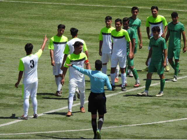 رئیس هیئت فوتبال شیراز: حضور آمبولانس در بازیهای رده های پایه ضروری اما هزینه بر است