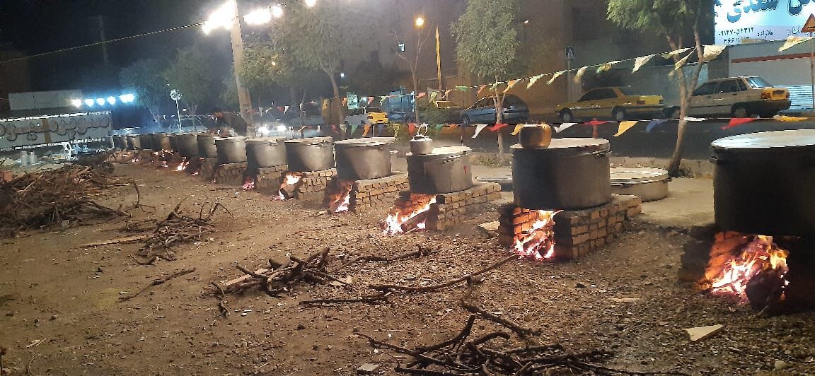 ۱۵۰۰ دست غذای گرم بین نیازمندان شهرستان فیروزآباد توزیع شد