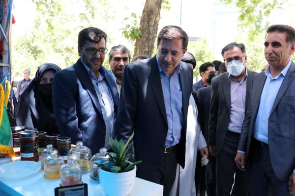 نمایشگاه از مزرعه تا خانه در شیراز افتتاح شد