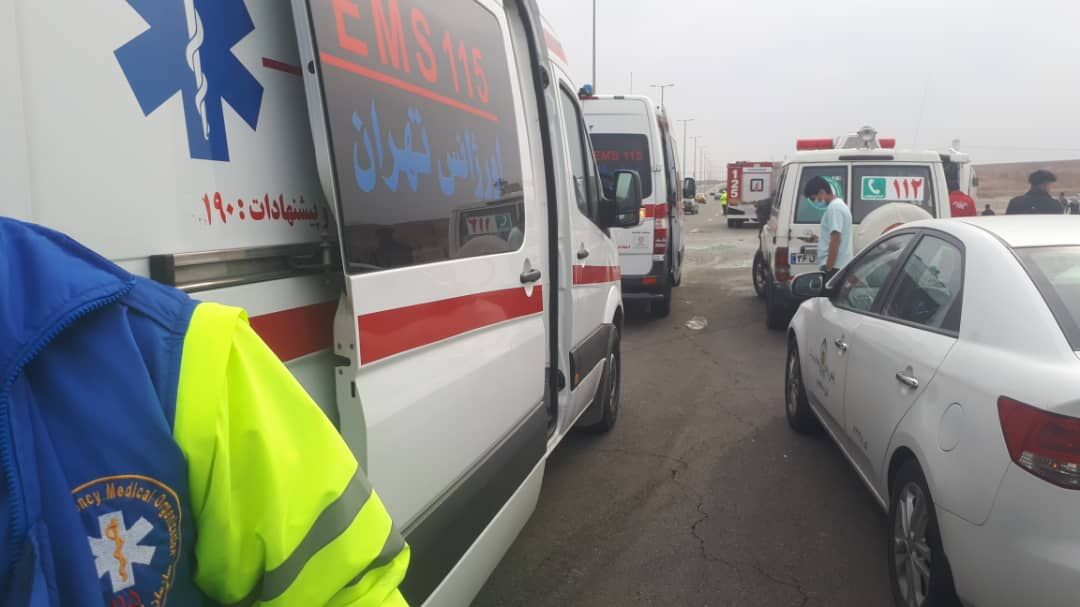 حادثه واژگونی اتوبوس جم – فیروزآباد ۱۸ مصدوم داشت