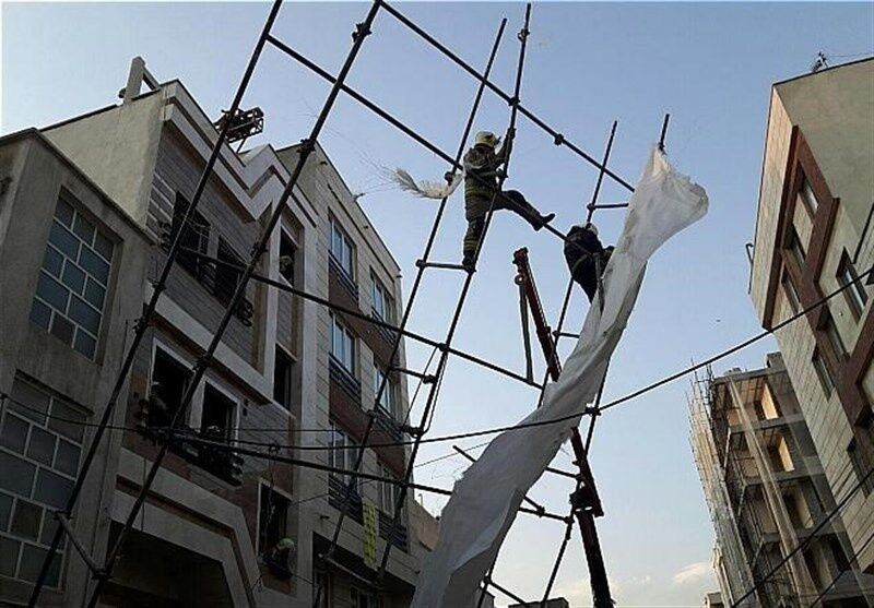 سقوط مرگبار کارگر ۶۰ ساله از داربست و ارتفاع ۸ متری در شیراز