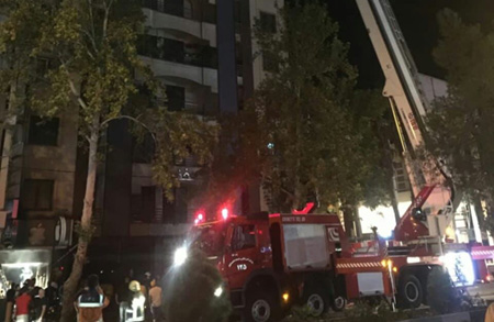 آتش‌سوزی ساختمان ۷ طبقه در شیراز بدون مصدوم خاموش شد