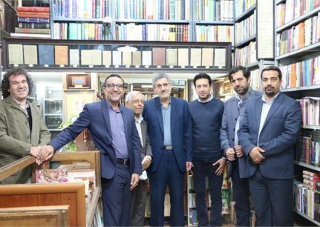 استاندار فارس: احداث کتابخانه مرکزی شیراز در حال پیگیری است