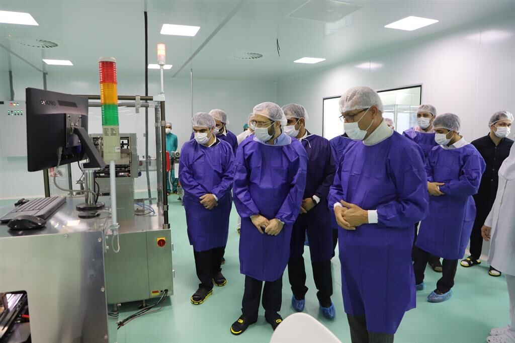 خط تولید محصولات دارویی در منطقه ویژه اقتصادی شیراز به بهره‌برداری رسید