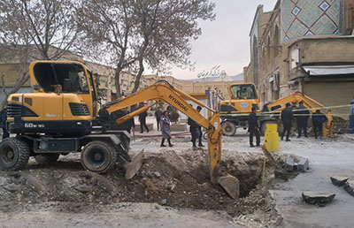 فرونشست زمین یک خیابان مرکز شهر شیراز را مسدود کرد