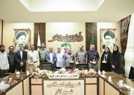 شبکه بهداشت و درمان از شهردار و اعضای شورای شهر و شهرستان انار تقدیر کرد
