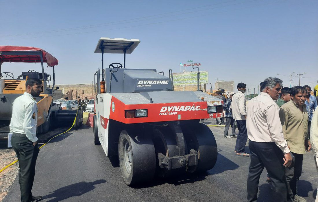 حادثه مرگبار هنگام کار در میدان امام رضا انار؛ غلتک جان کارگر را گرفت