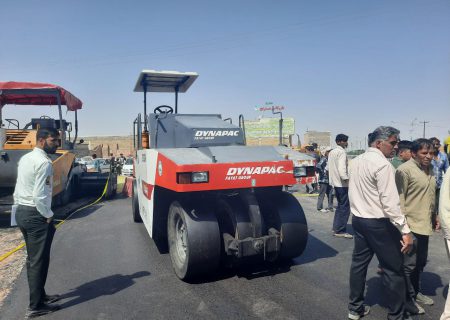 حادثه مرگبار هنگام کار در میدان امام رضا انار؛ غلتک جان کارگر را گرفت