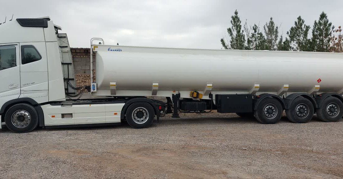 توقیف کامیون حامل ۳۰ هزار لیتر سوخت قاچاق در شهرستان انار