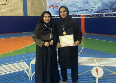 دانش‌آموز اناری در مسابقات تنیس استان کرمان مدال طلا را از آن خود کرد