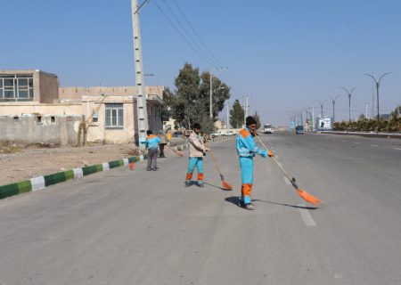 پاکسازی شهر انار در آستانه نوروز با تلاش پاکبانان